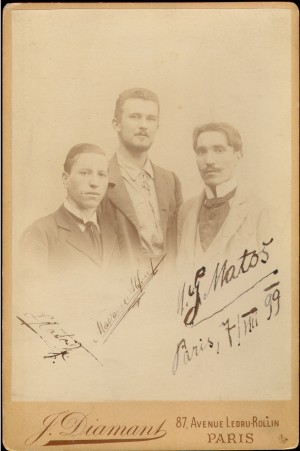 A. G. Matoš (prvi zdesna), Leon Matoš i Alfred Makanec, fotografirani dan nakon Matoševa dolaska u Pariz