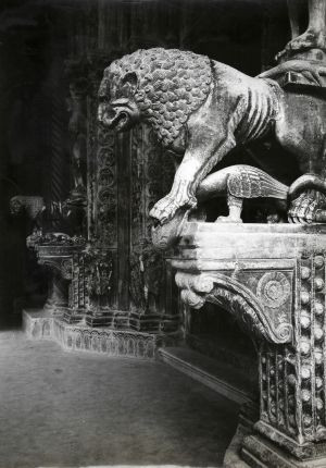 Radovanov lav (Trogir)