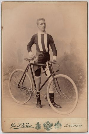 Feodor Nikolić s biciklom