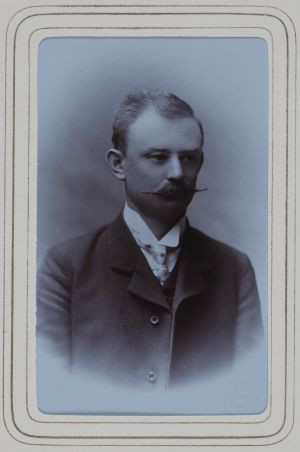 Portret - dr. Pavao Čulumović