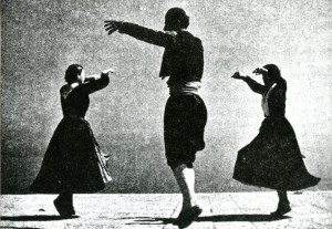 Narodni ples linđo: Grupa iz sela Doli izvodi poskočicu, figuru 